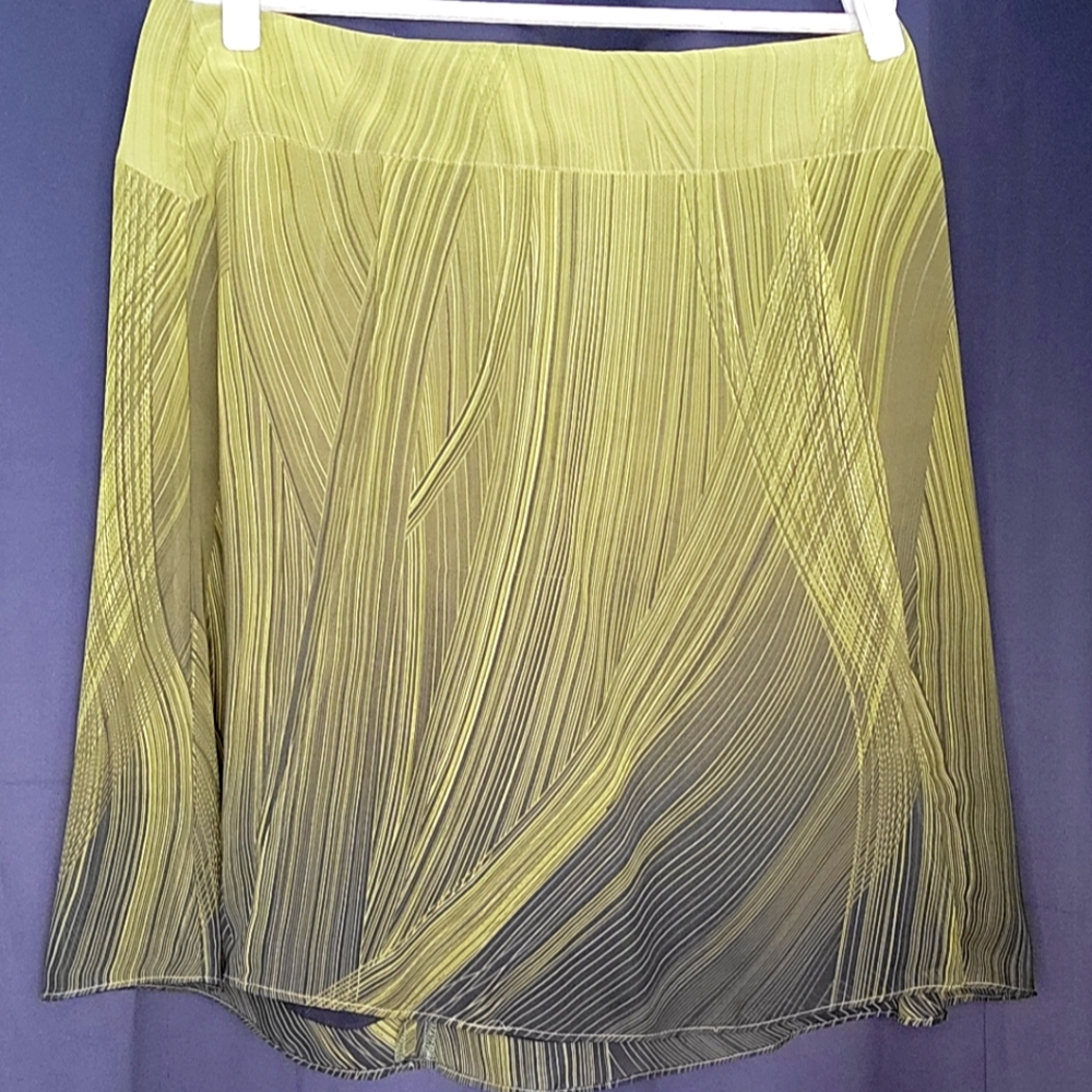 Cute Abstract Green Linear Skirt